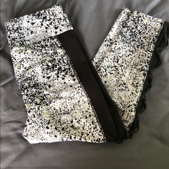 NWT Capri Leggings - Picture 2 of 3